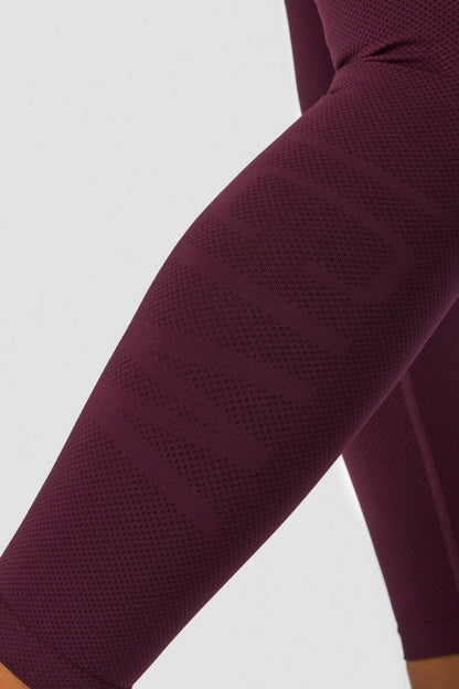 define seamless v-shape tights maroon