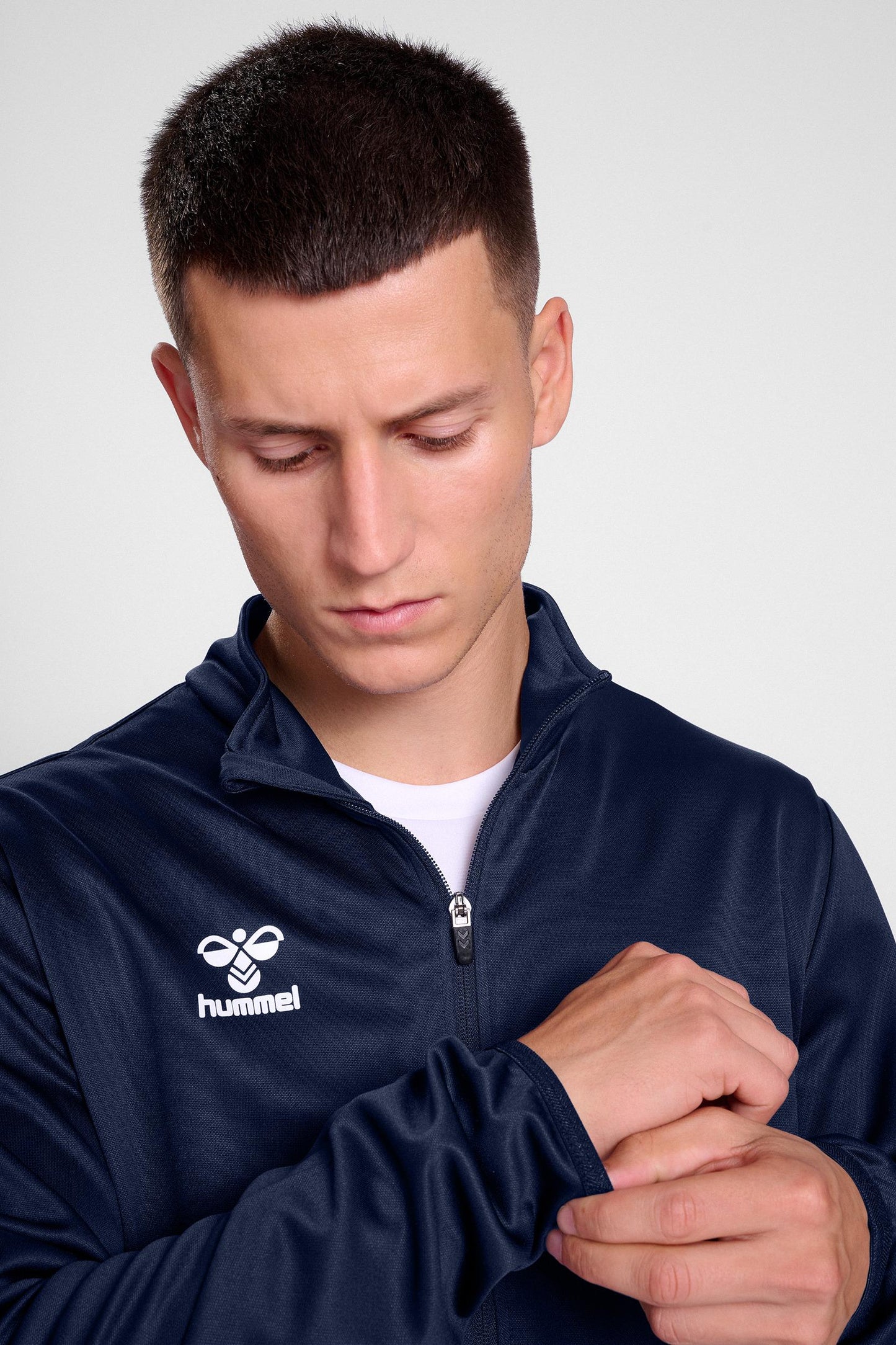 HUMMEL - Hmlessential Track Jacket - Marine