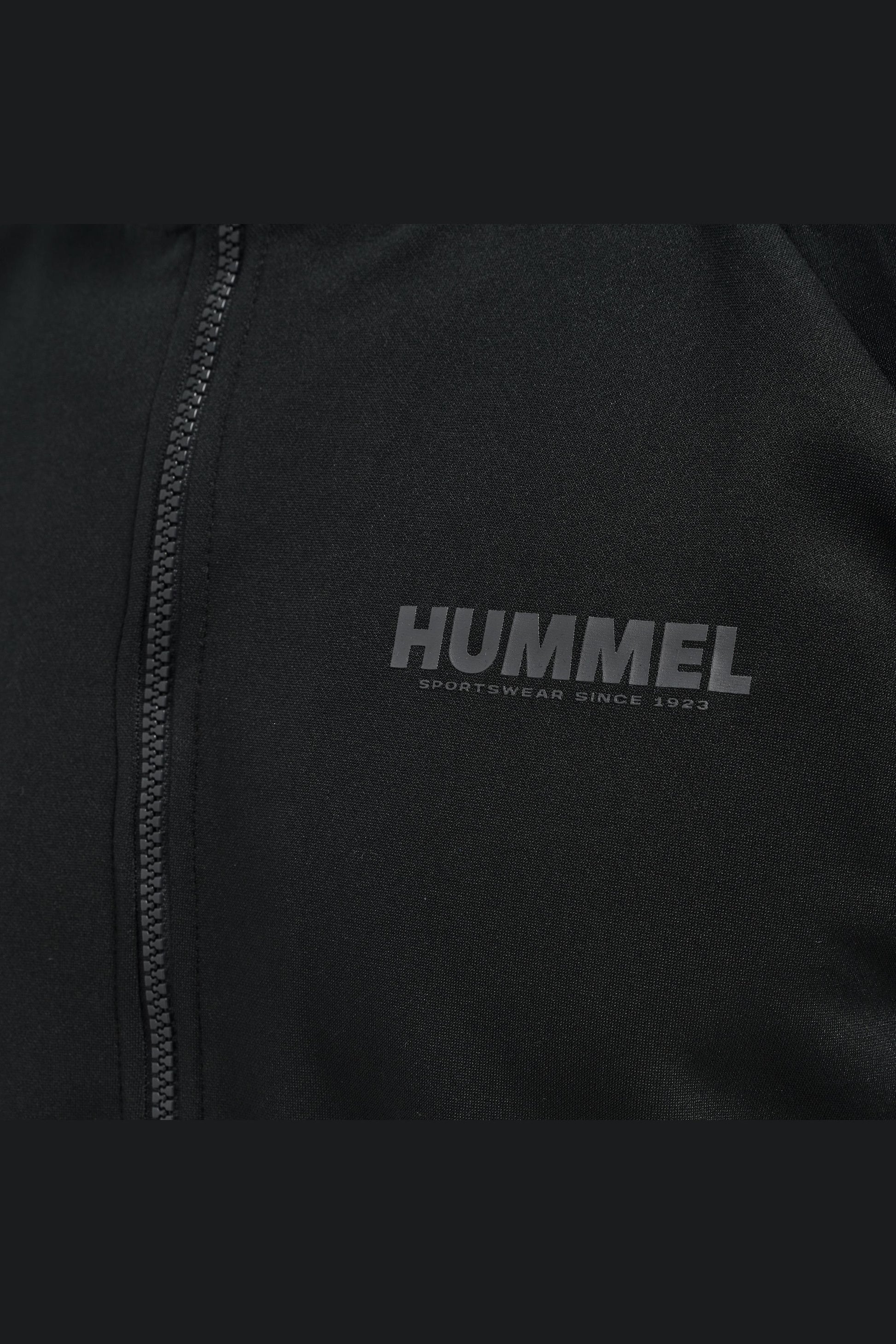 HUMMEL - Hmllegacy Poly Zip Jacket - Black