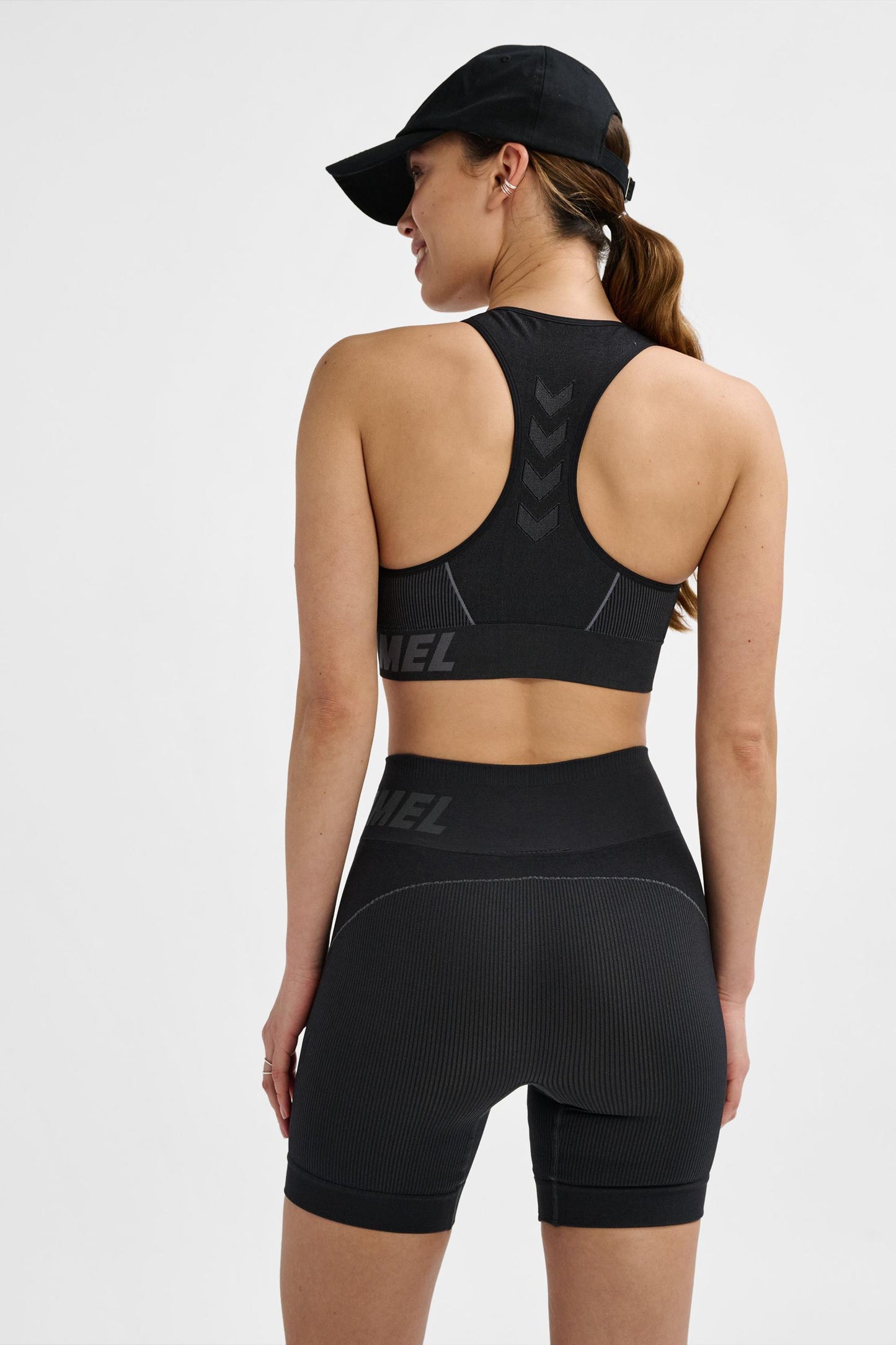 HUMMEL - Hmlte Christel Seamless Sports Top - Black/asphalt Melange